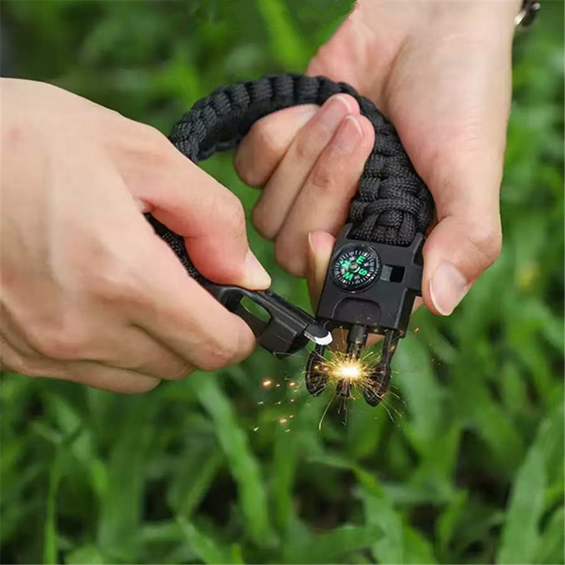 Five in One Compass Bracelet w - Fire Starting Kit avis et prix